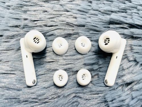 荣耀Earbuds 2 SE评测：32小时超长续航+主动智慧降噪 TWS耳机界优等生