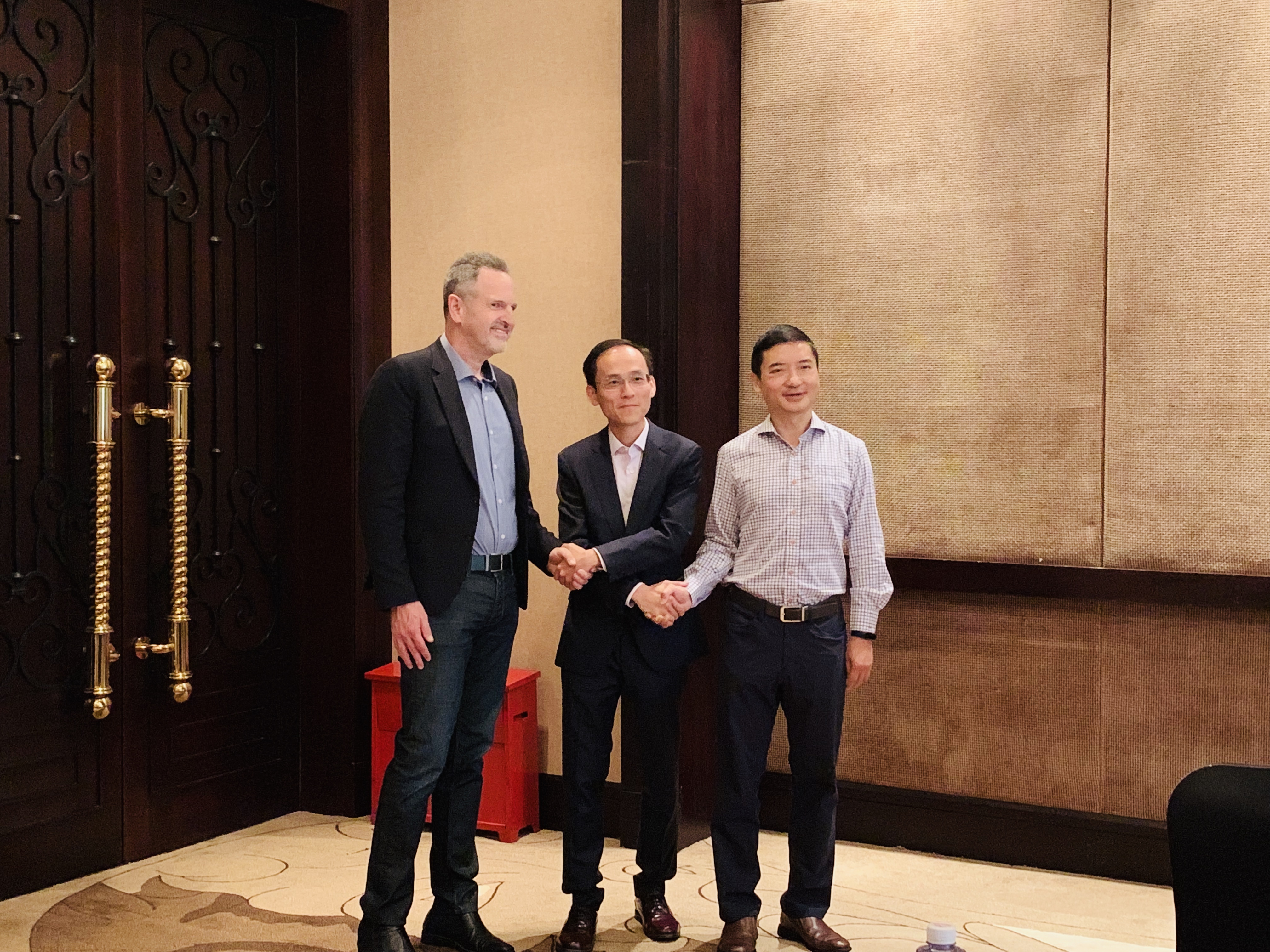 Arm：不会对华为断供，后续架构可以向中国客户授权